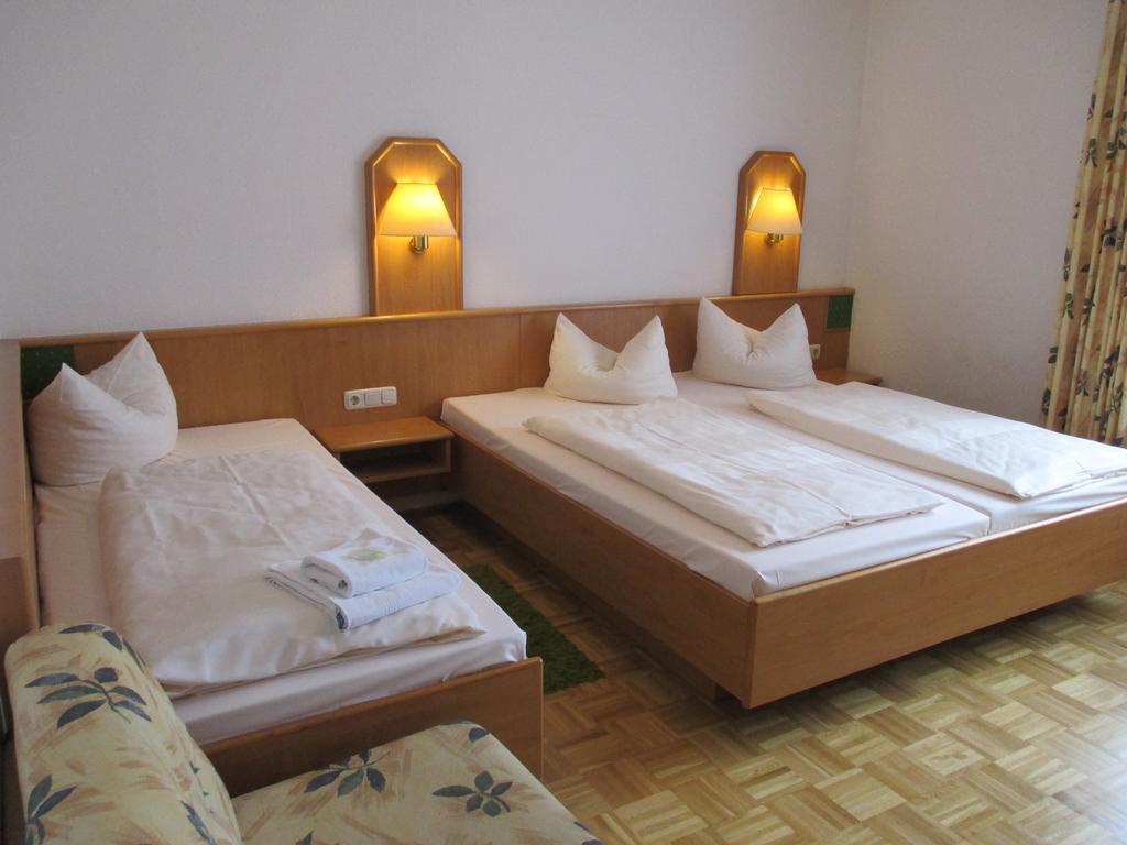 Hotel & Gaestehaus Krone 가이젤빈트 외부 사진