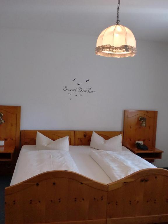Hotel & Gaestehaus Krone 가이젤빈트 외부 사진